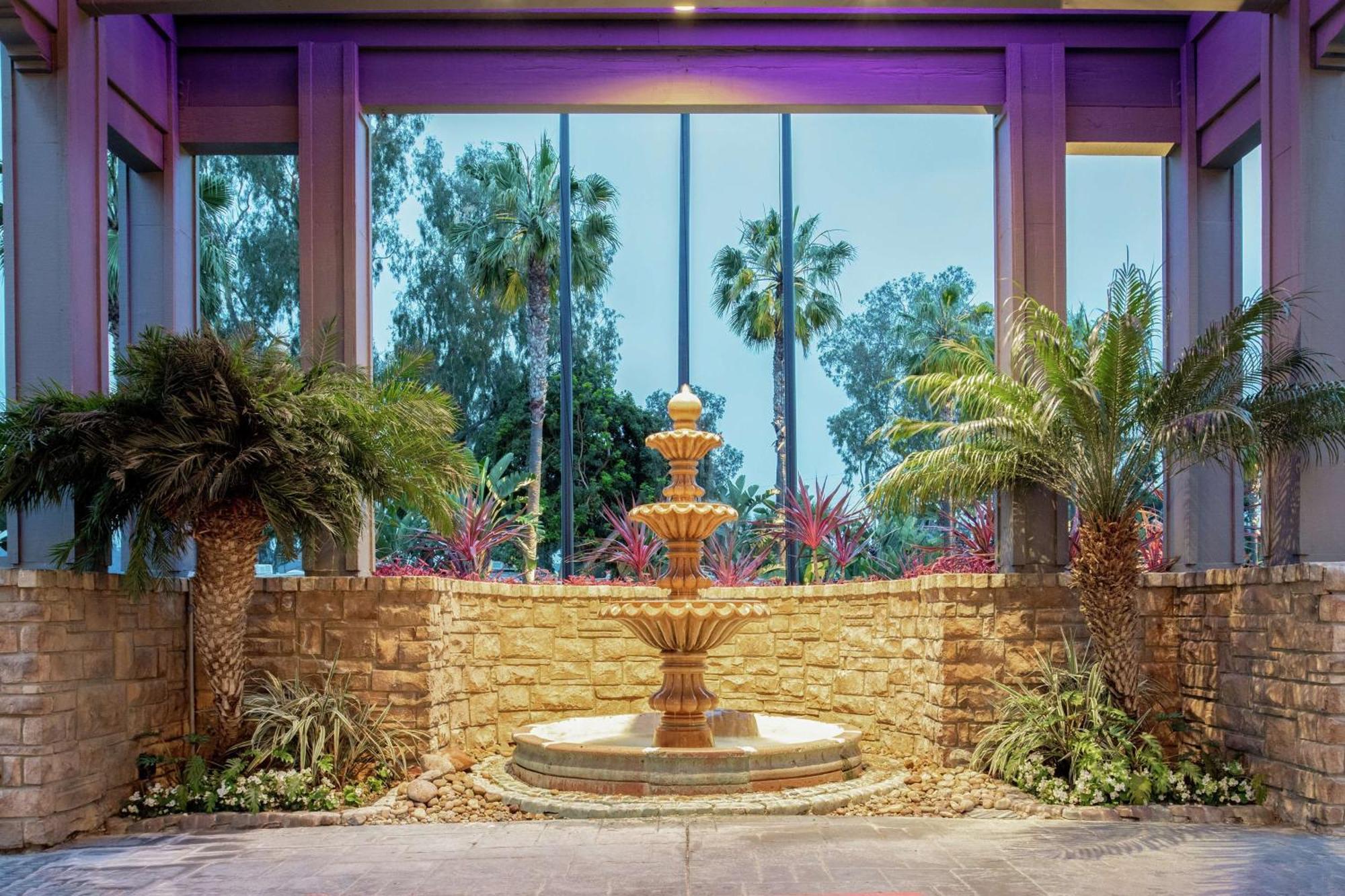 Hilton San Diego/Del Mar Екстер'єр фото